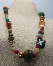 Cargar imagen en el visor de la galería, African Vintage Necklace