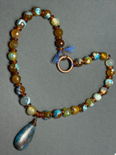 Cargar imagen en el visor de la galería, Agates and Copper Necklace