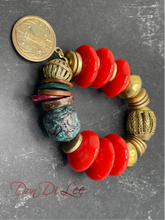 Cargar imagen en el visor de la galería, Chunky Red Saucer Bracelet