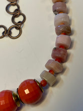 Cargar imagen en el visor de la galería, Acrylic Lucite Agate Necklace