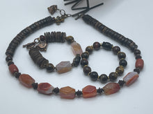 Load image into Gallery viewer, Stunning Necklace and Bracelet Set