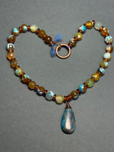 Cargar imagen en el visor de la galería, Agates and Copper Necklace