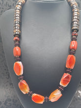 Load image into Gallery viewer, Stunning Necklace and Bracelet Set