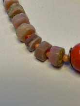 Cargar imagen en el visor de la galería, Acrylic Lucite Agate Necklace