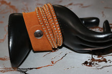 Cargar imagen en el visor de la galería, Hold Me Tight Bracelet