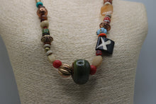 Cargar imagen en el visor de la galería, African Vintage Necklace