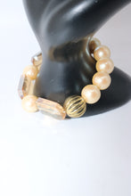 Cargar imagen en el visor de la galería, Pearls and Topaz Crystals Bracelet