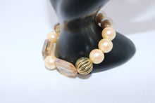 Cargar imagen en el visor de la galería, Pearls and Topaz Crystals Bracelet