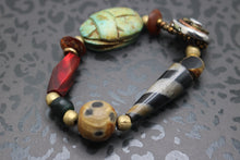 Cargar imagen en el visor de la galería, Scarab Protective Bracelet
