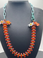 Cargar imagen en el visor de la galería, Sea Glass Flower Beaded Necklace