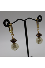 Cargar imagen en el visor de la galería, Pearl and Czech Glass Earrings on Venice Gondola