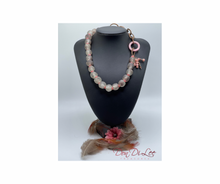 Cargar imagen en el visor de la galería, Vida En Rosa Necklace
