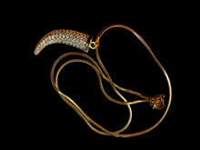 Cargar imagen en el visor de la galería, Gold Pavee Horn Pendant on Chain Necklace
