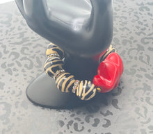 Cargar imagen en el visor de la galería, Kazuri Bombona Bracelet
