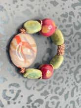 Cargar imagen en el visor de la galería, Green Kazuri Bracelet
