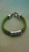 Cargar imagen en el visor de la galería, Green Suede Leather Bracelet

