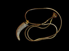 Cargar imagen en el visor de la galería, Gold Pavee Horn Pendant on Chain Necklace
