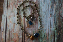 Cargar imagen en el visor de la galería, Beauty In The Barn Necklace Set
