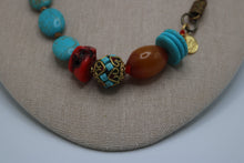 Cargar imagen en el visor de la galería, Oval Turquoise Necklace
