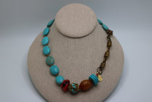 Cargar imagen en el visor de la galería, Oval Turquoise Necklace
