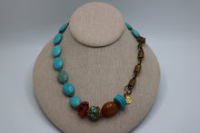 Cargar imagen en el visor de la galería, Oval Turquoise Necklace
