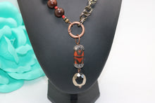 Cargar imagen en el visor de la galería, Wood and Antique Gold Necklace
