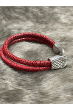 Cargar imagen en el visor de la galería, Red Suede Snake Bracelet
