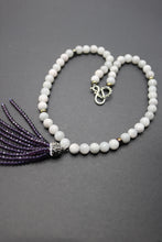 Cargar imagen en el visor de la galería, Milky Quartz Necklace

