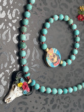 Cargar imagen en el visor de la galería, TurquoiseMagnesite Necklace/Bracelet Set
