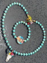Cargar imagen en el visor de la galería, TurquoiseMagnesite Necklace/Bracelet Set
