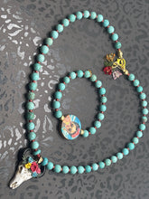 Cargar imagen en el visor de la galería, TurquoiseMagnesite Necklace/Bracelet Set
