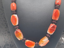 Load image into Gallery viewer, Stunning Necklace and Bracelet Set
